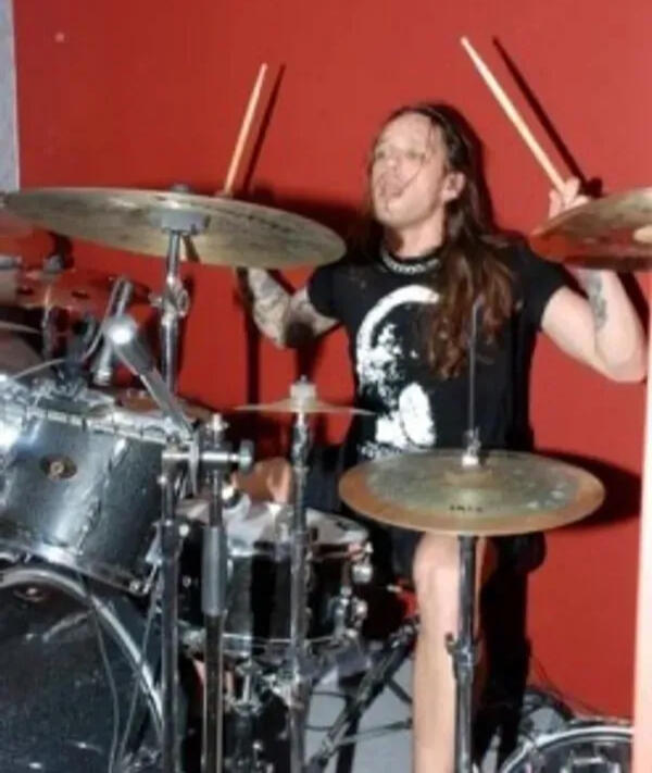 Ωδείο Μελοποιία | FOTIS BENARDO - Υπεύθυνος drums set στη Σπάρτη Το Ωδείο Μελοποιία στη Σπάρτη προσφέρει αναγνωρισμένα μαθήματα πιάνου, κιθάρας, βιολιού και θεωρητικών. Εγγραφές όλο το χρόνο για όλες τις ηλικίες.